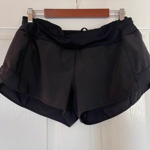 Lululemon Mesh Over Miles Mid Rise Short 3 in, Size 10